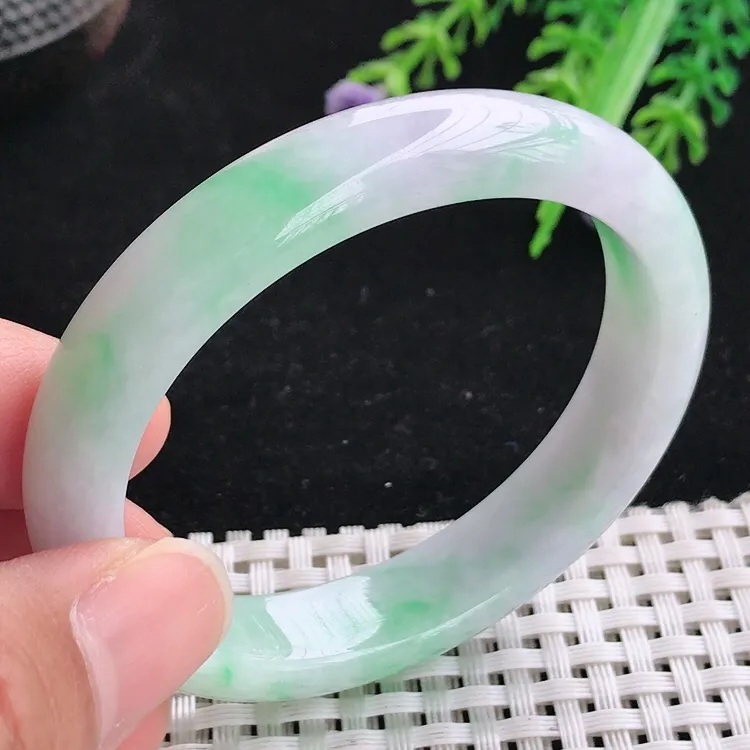 自然光52.5圈口老坑精美温润飘绿贵妃手镯翡翠玉镯尺寸52.5/47.5/11.4/7.2