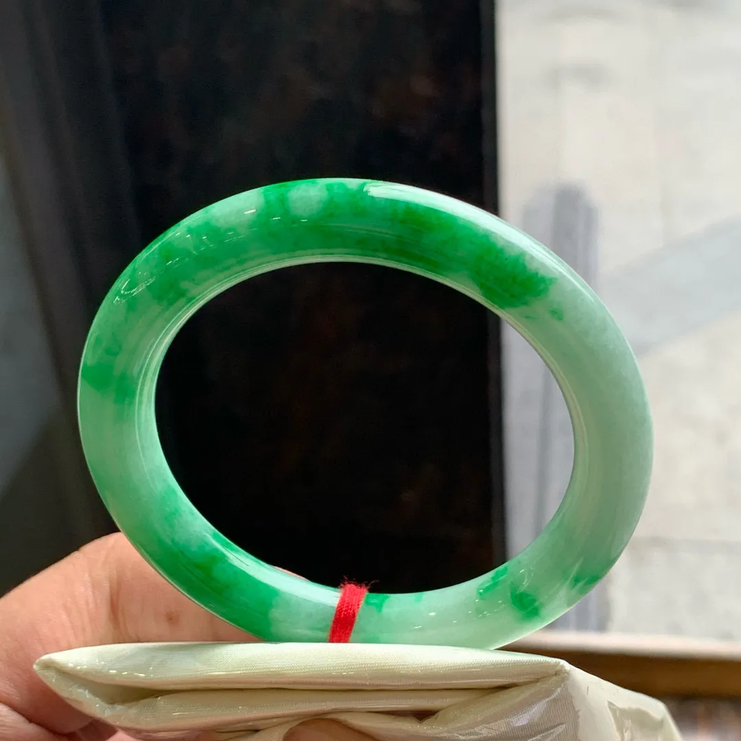 圆条一大节阳绿 无瑕 尺寸:54.1/9.3 色阳