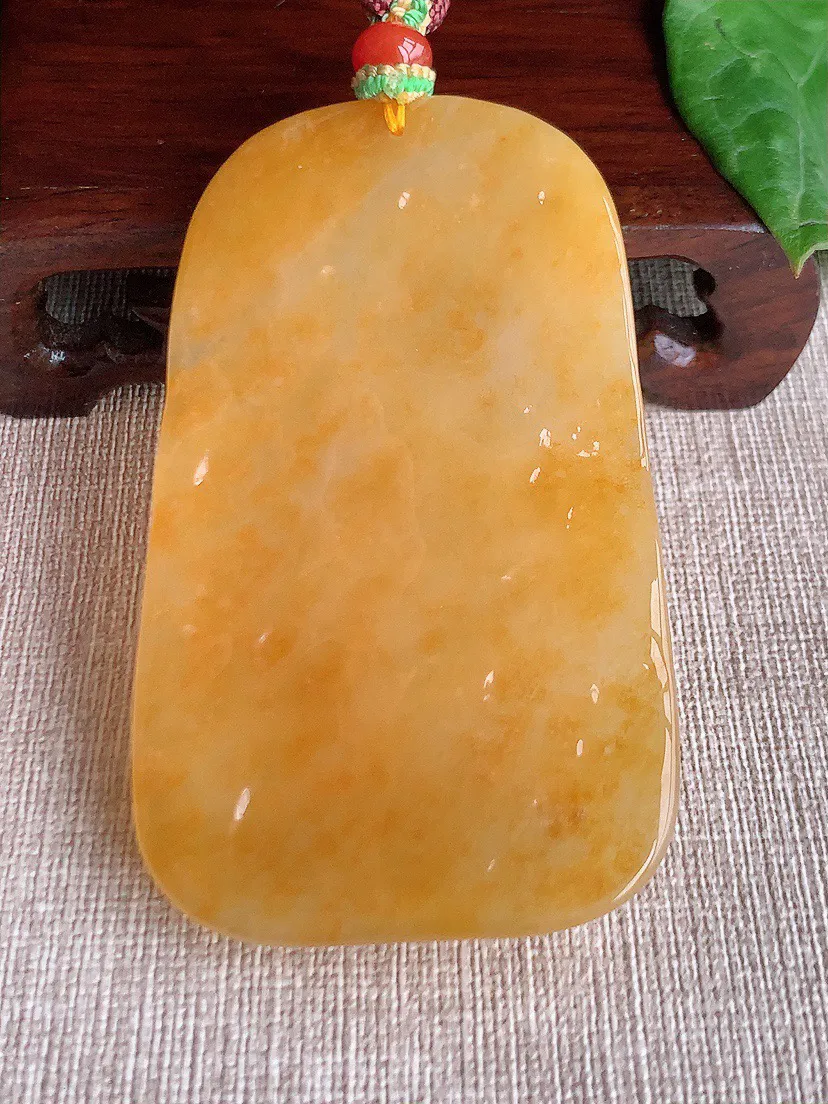 缅甸a货翡翠ddj老坑冰种黄翡大势至菩萨吊坠 整体73.2×44×13.8mm 66.00