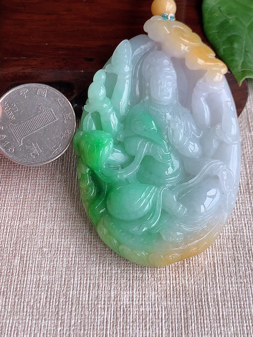 缅甸a货翡翠ddj老坑冰润黄加绿双彩大件厚装千手观音吊坠  整体73.2×48.5×10mm 65.83