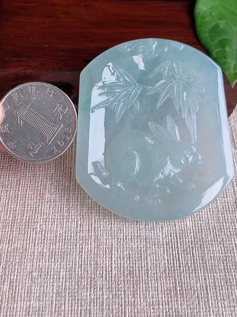 缅甸a货翡翠ddj老坑冰种晴水一刀切生肖兔吊坠 整体56.6×48×5.7mm 32.78