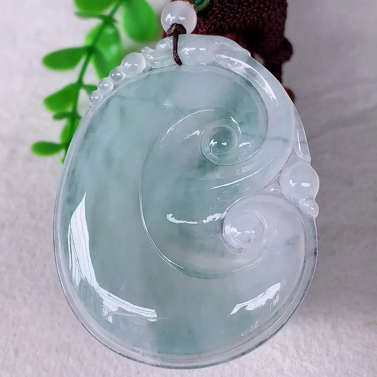 自然光实拍，大件冰种飘花翡翠如意吊坠，翡翠如意，上身效果非常美，饱满大气，工艺美，万事如意，如意一生 #46.8