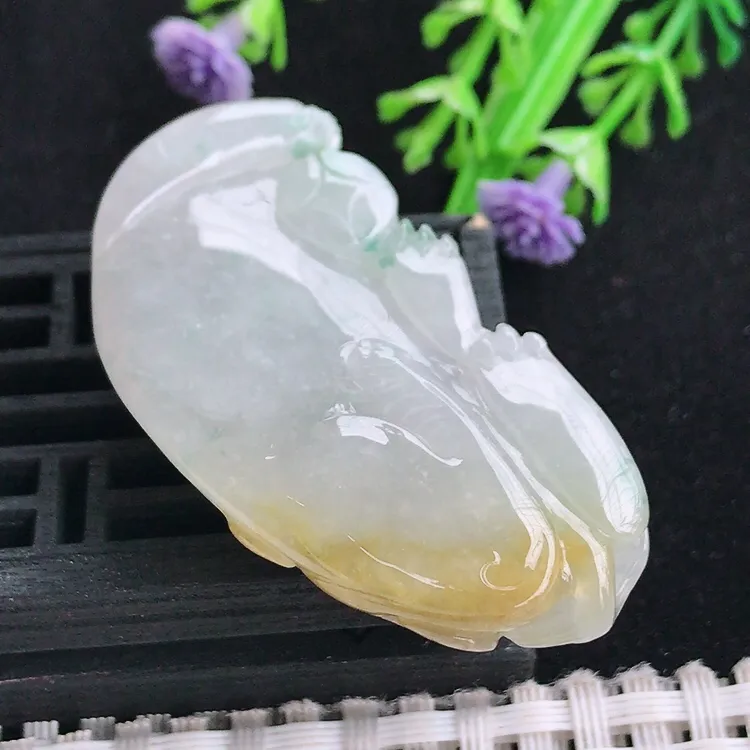 自然光老坑精美冰润黄翡飘花貔貅吊坠尺寸48.6/26/13.5