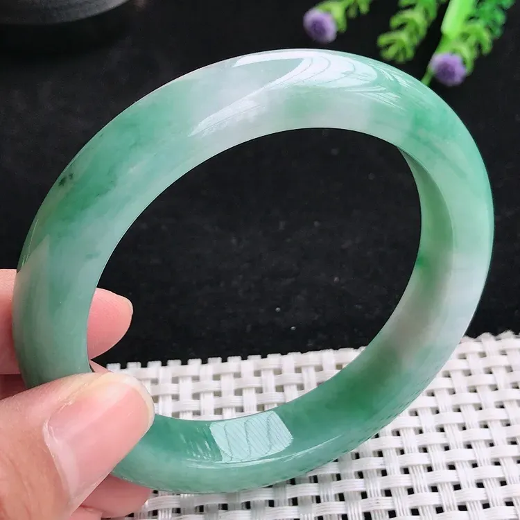 自然光60.5大圈口老坑精美温润满色飘花手镯翡翠玉镯尺寸60.5/12.6/9.2
