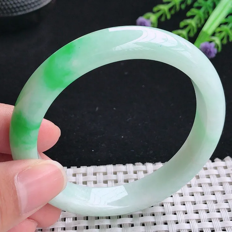自然光57圈口老坑精美温润飘阳绿手镯翡翠玉镯尺寸57/11.5/8.1