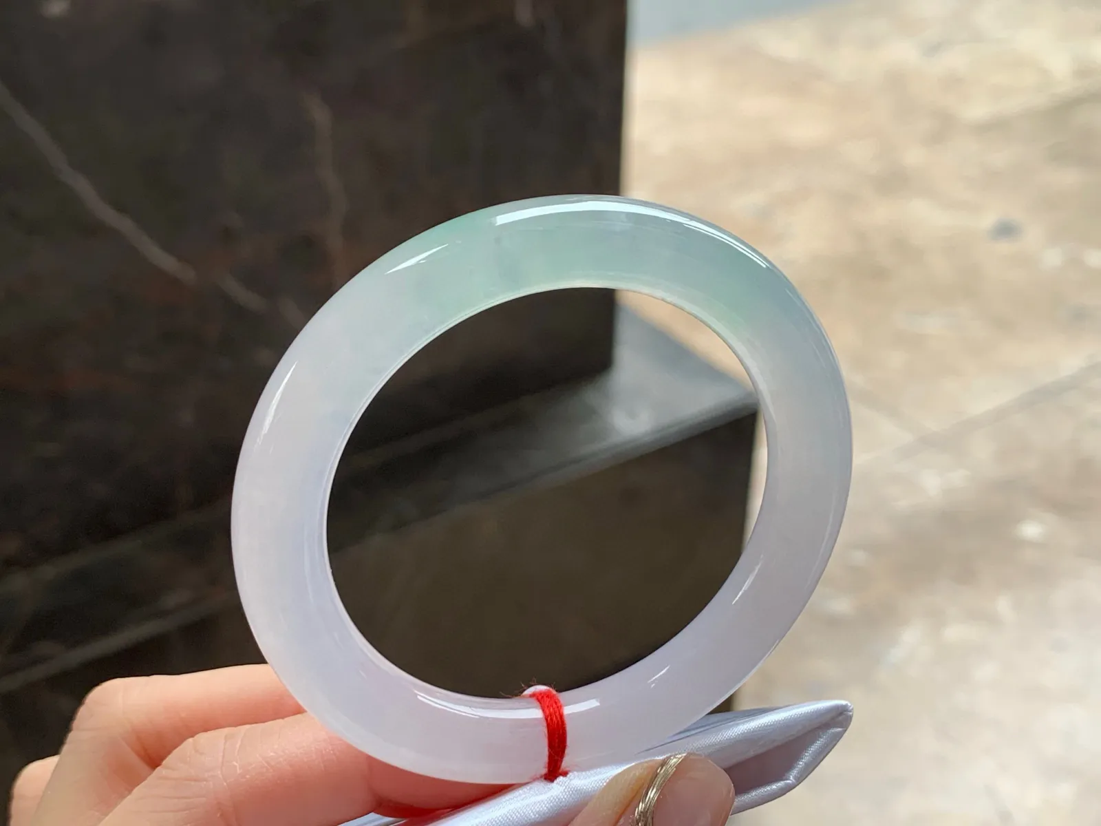 冰种福镯
清爽52/9.9/9.7mm