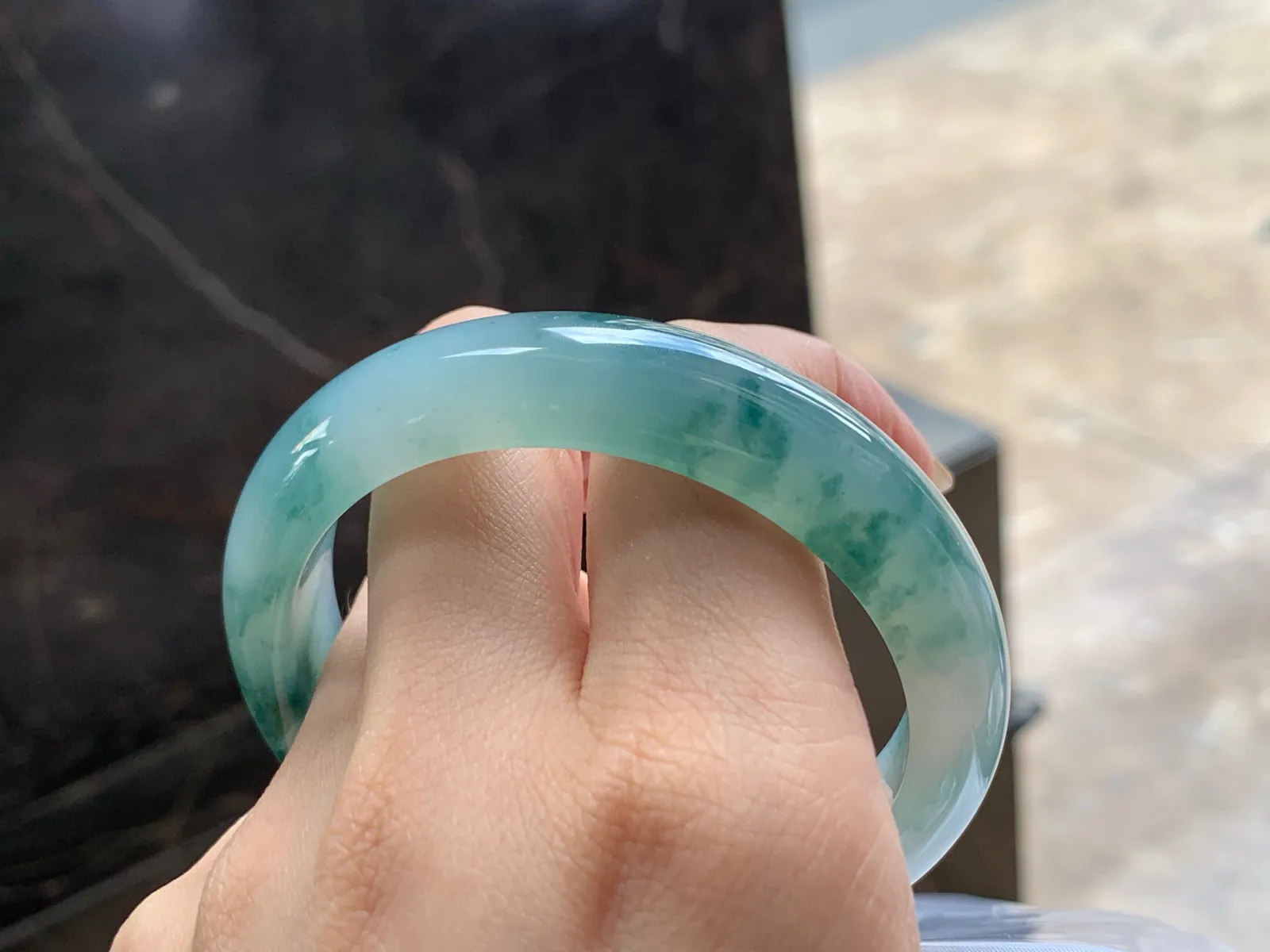 冰飘花手镯
水润清爽 55.5/12.6/7.9mm