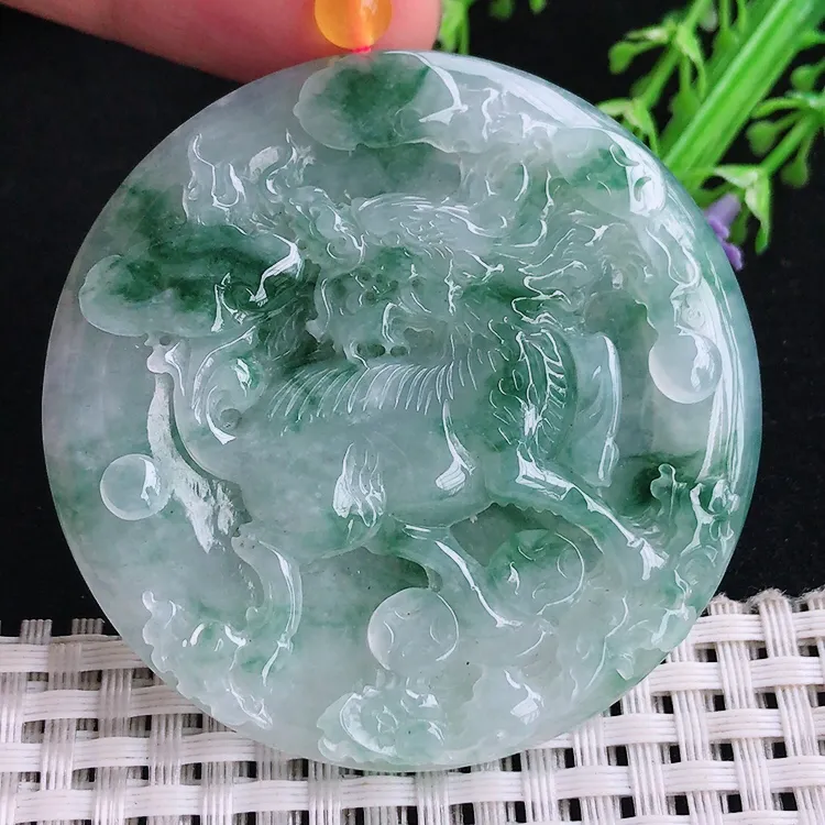 自然光老坑冰润起胶水灵飘花瑞兽麒麟牌吊坠尺寸56/5.6
