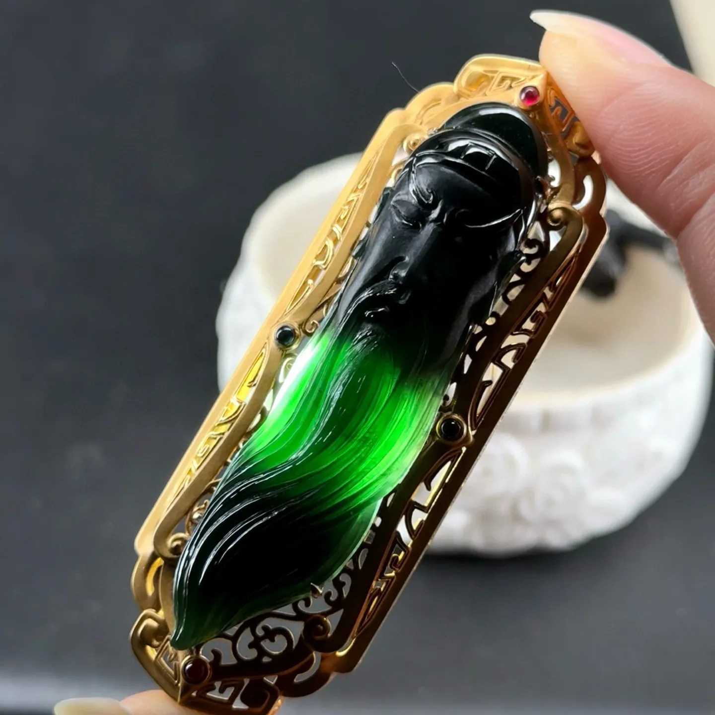 精品18k墨翠关公 种好色正 黑度极好 打灯通透 个性独特