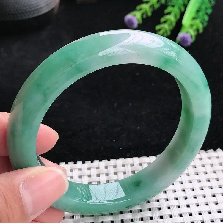 自然光60.5大圈口老坑精美温润满色飘花手镯翡翠玉镯尺寸60.5/12.6/9.2