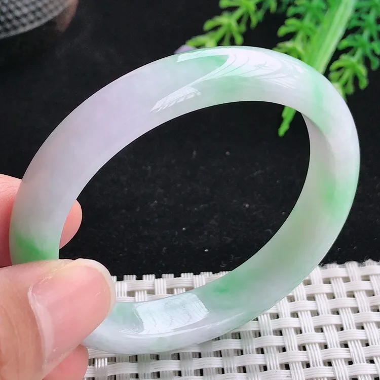 自然光52.5圈口老坑精美温润飘绿贵妃手镯翡翠玉镯尺寸52.5/47.5/11.4/7.2