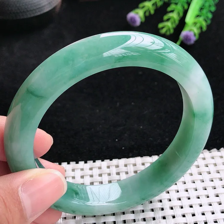 自然光60.5大圈口老坑精美温润满色飘花手镯翡翠玉镯尺寸60.5/12.6/9.2