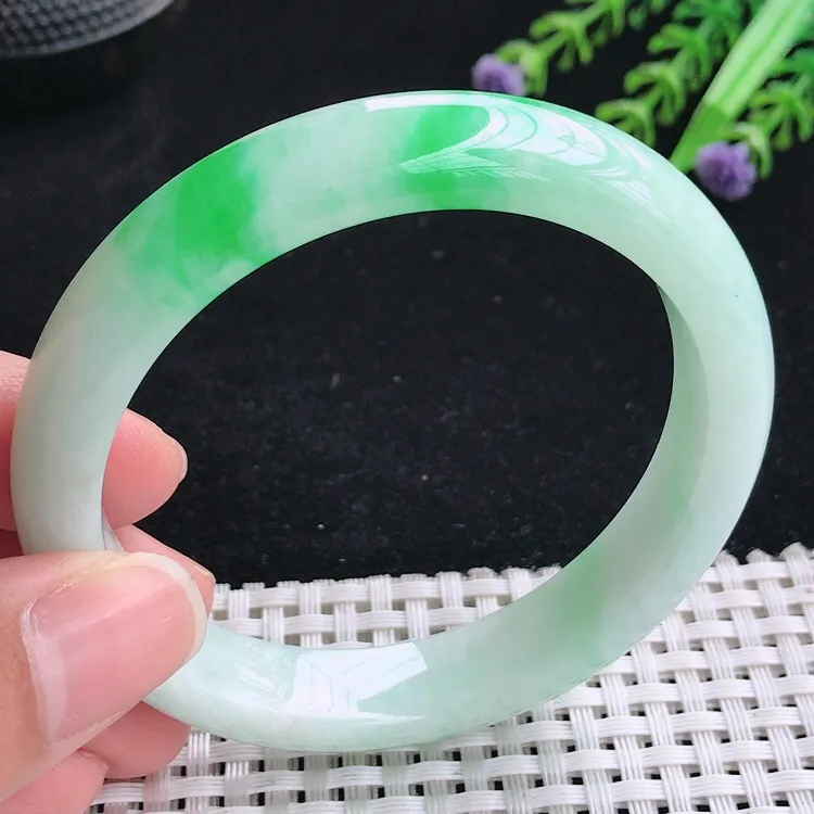 自然光57圈口老坑精美温润飘阳绿手镯翡翠玉镯尺寸57/11.5/8.1
