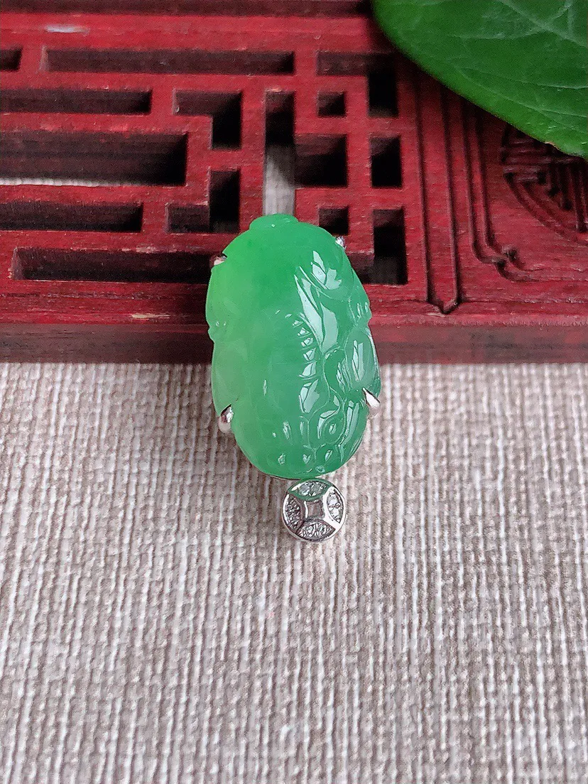 缅甸a货翡翠ddj老坑冰种18K金镶嵌甜绿招财貔貅吊坠 整体24×19.5×12×9.7mm 5.1