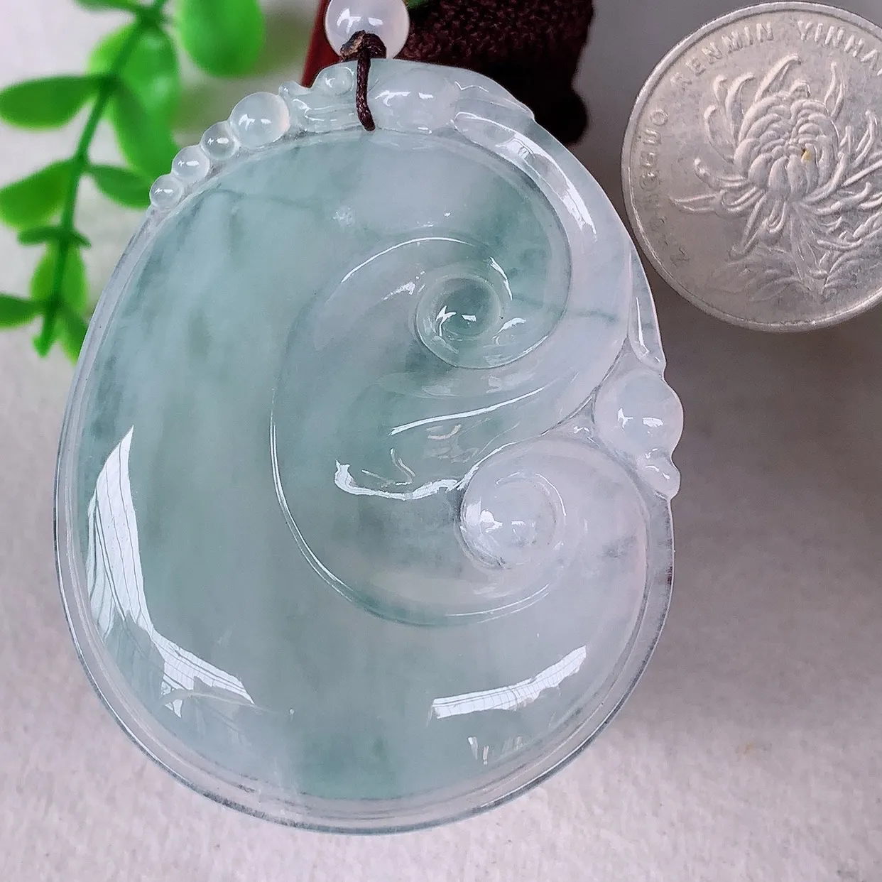 自然光实拍，大件冰种飘花翡翠如意吊坠，翡翠如意，上身效果非常美，饱满大气，工艺美，万事如意，如意一生 #46.8