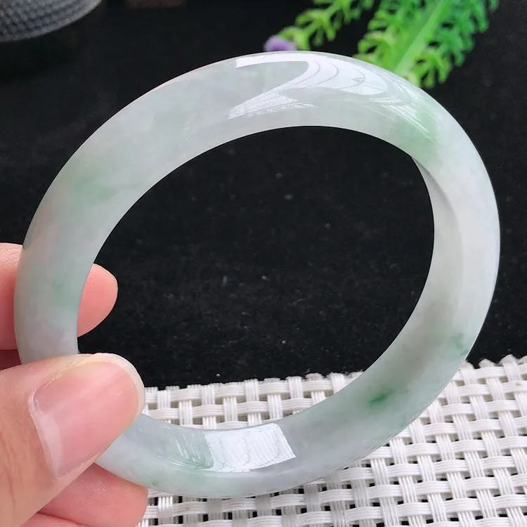 自然光60.6圈口老坑精美温润飘花大圈口手镯翡翠玉镯尺寸60.6/13/8.3