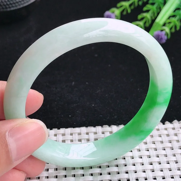 自然光57圈口老坑精美温润飘阳绿手镯翡翠玉镯尺寸57/11.5/8.1