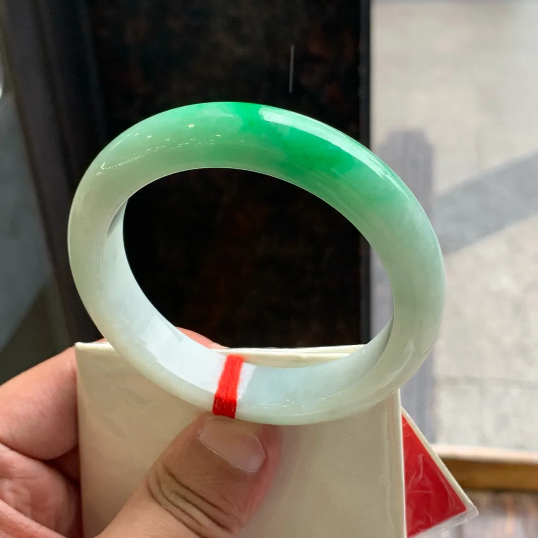正圈一大节阳绿 一丝细线 尺寸:56.9/12.9/8.9 色阳🥰🥰