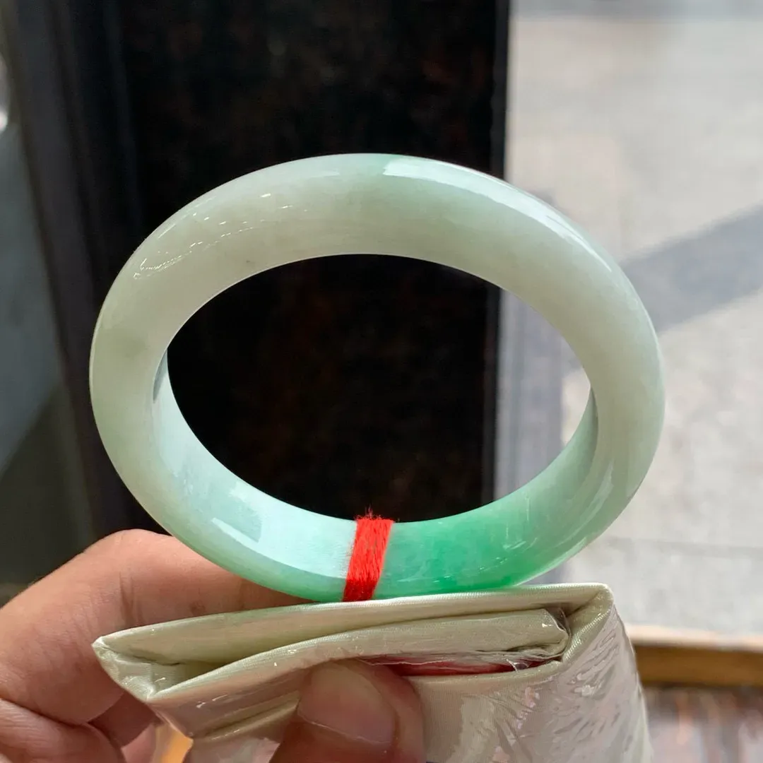 正圈一大节阳绿 一丝细线 尺寸:56.9/12.9/8.9 色阳🥰🥰