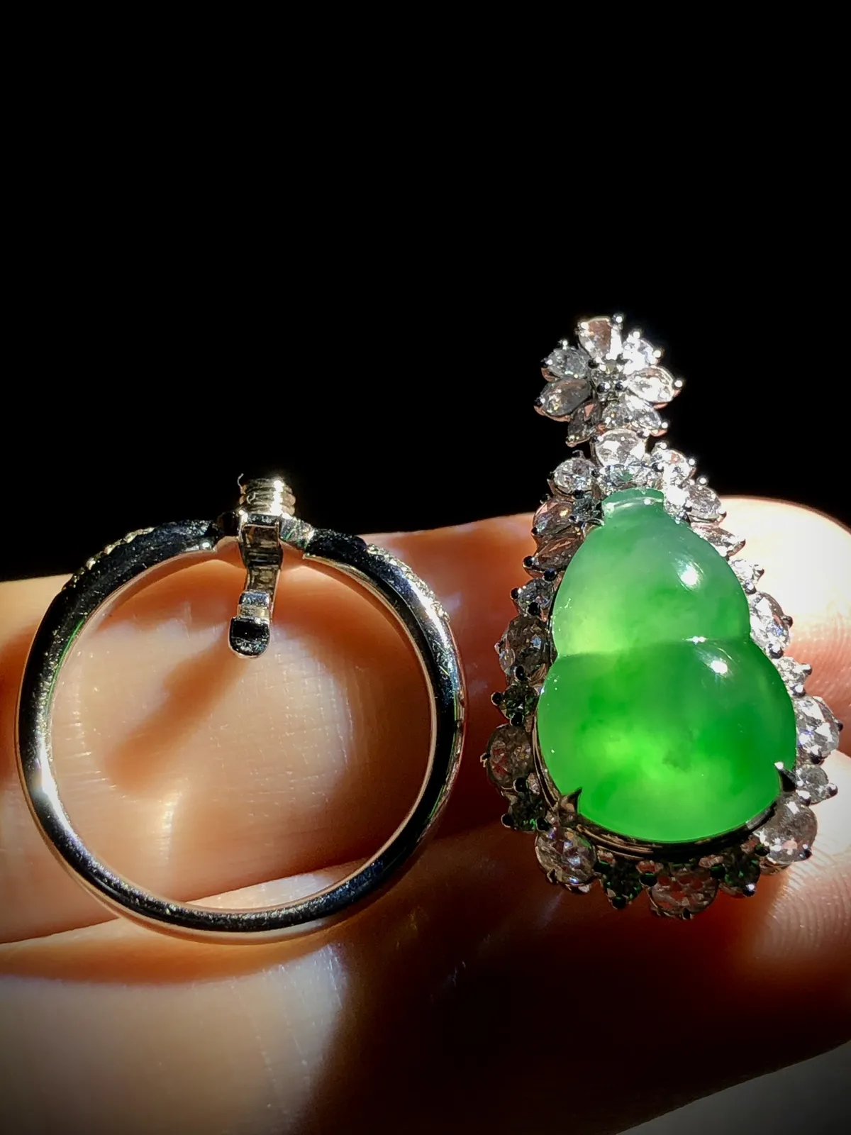 葫芦戒指吊坠两用款，
裸石16-11-3.8mm，整体29-16-12mm，
戒指14#，18K金，