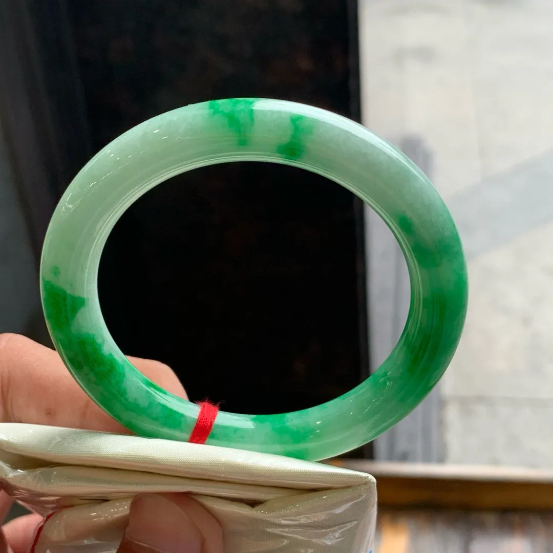 圆条一大节阳绿 无瑕 尺寸:54.1/9.3 色阳