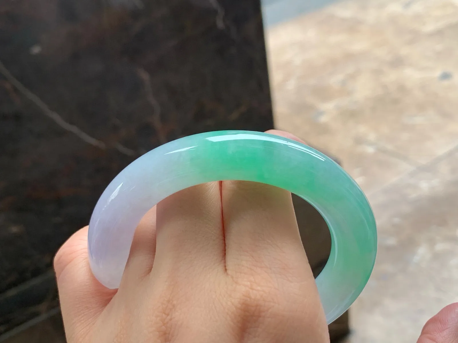 春彩福镯
水润清爽 58/12.8/13mm