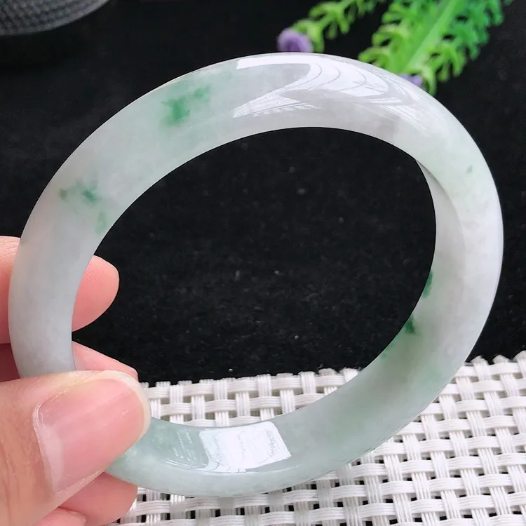 自然光60.6圈口老坑精美温润飘花大圈口手镯翡翠玉镯尺寸60.6/13/8.3