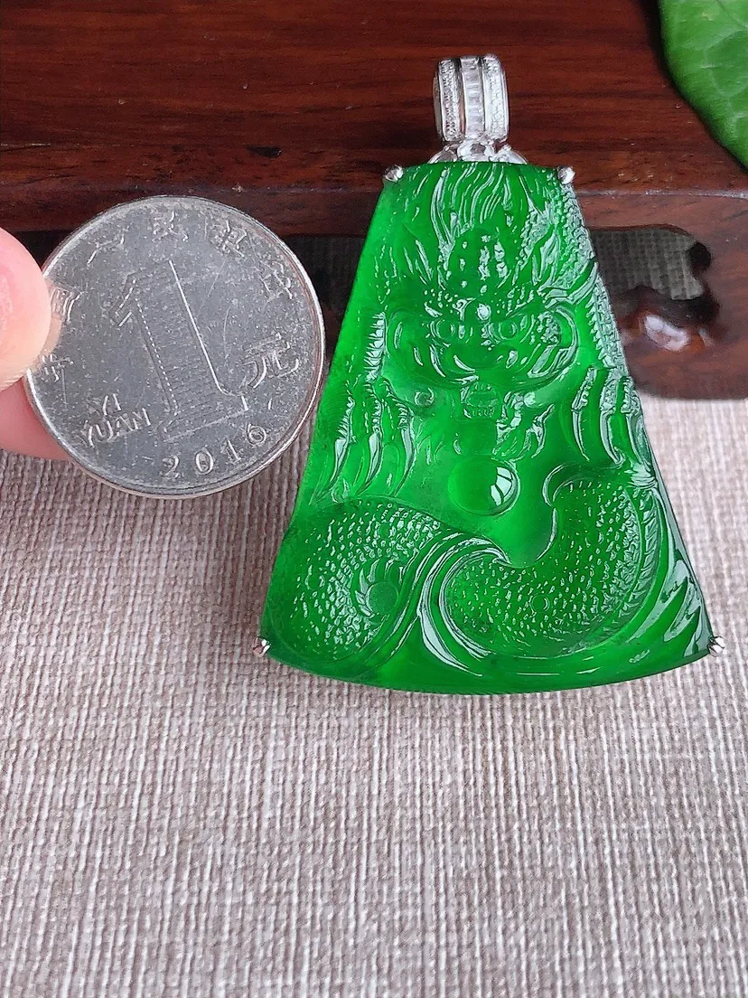 天然a货翡翠ddj老坑冰种18K金镶嵌满绿龙牌吊坠 整体52.6×42.7×34.7×8.6mm 11.62