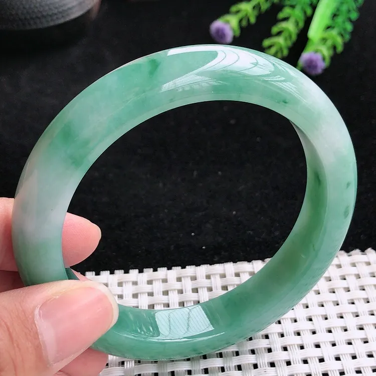 自然光60.5大圈口老坑精美温润满色飘花手镯翡翠玉镯尺寸60.5/12.6/9.2