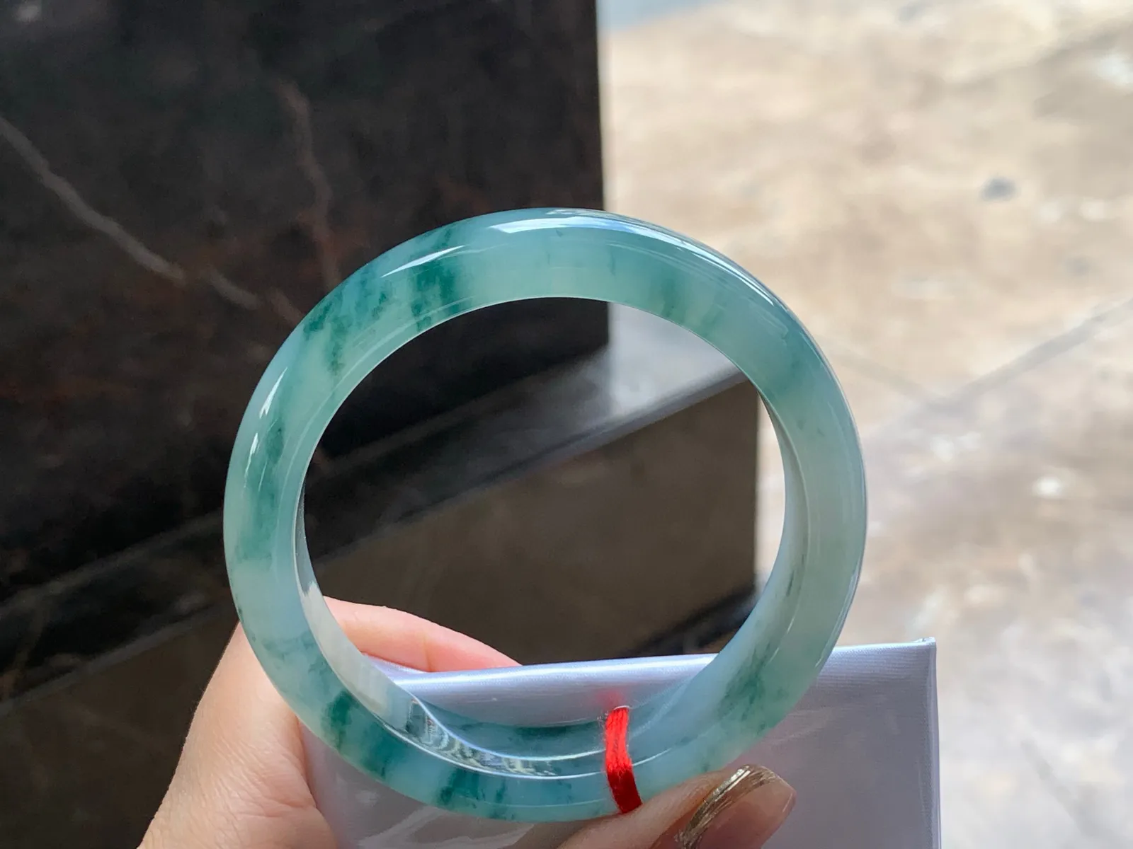 冰飘花手镯
水润清爽 55.5/12.6/7.9mm