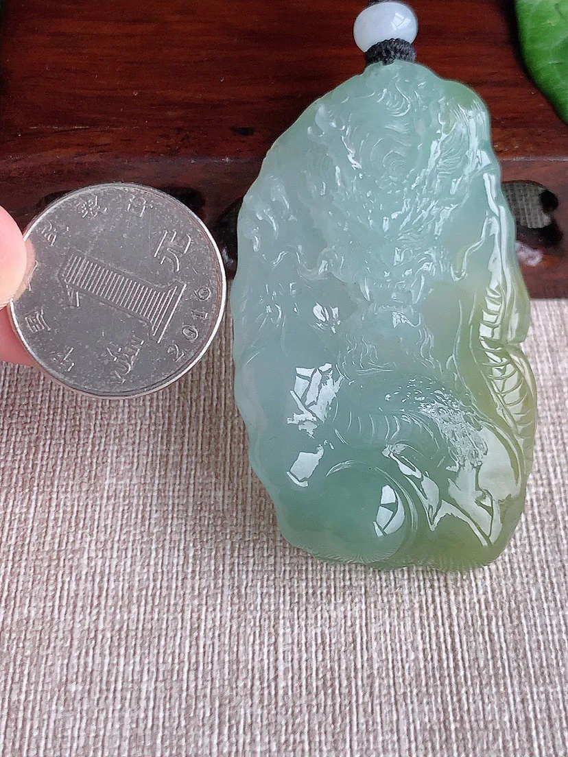 缅甸a货翡翠ddj老坑冰种飘黄翡龙牌吊坠  整体59×35.3×10.5mm 47.50
