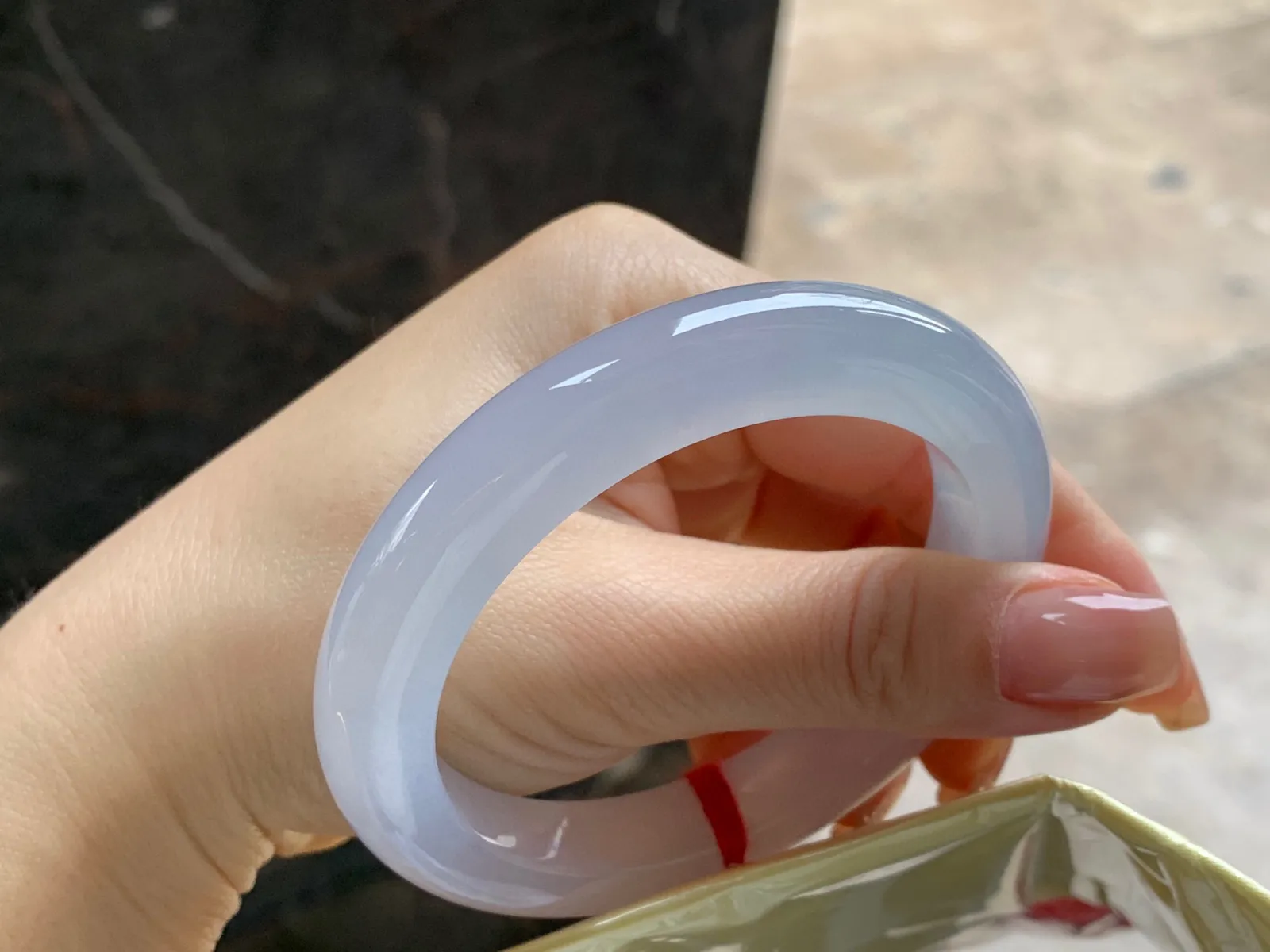 冰种手镯
尺寸：56.5-10.5-9.8mm
种好 小清新上手好看 推荐