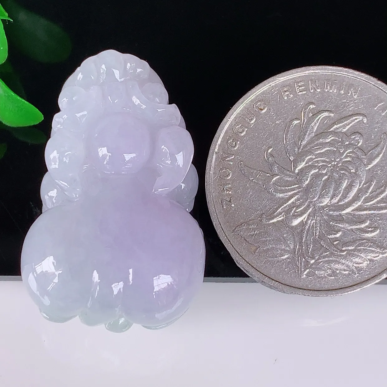 自然光实拍 冰润冰糯种紫罗兰翡翠招财貔貅吊坠，民间有“一摸貔貅运程旺盛，再摸貔貅财运滚滚，三摸貔貅平步青云 ”的美好祝愿。#41.8