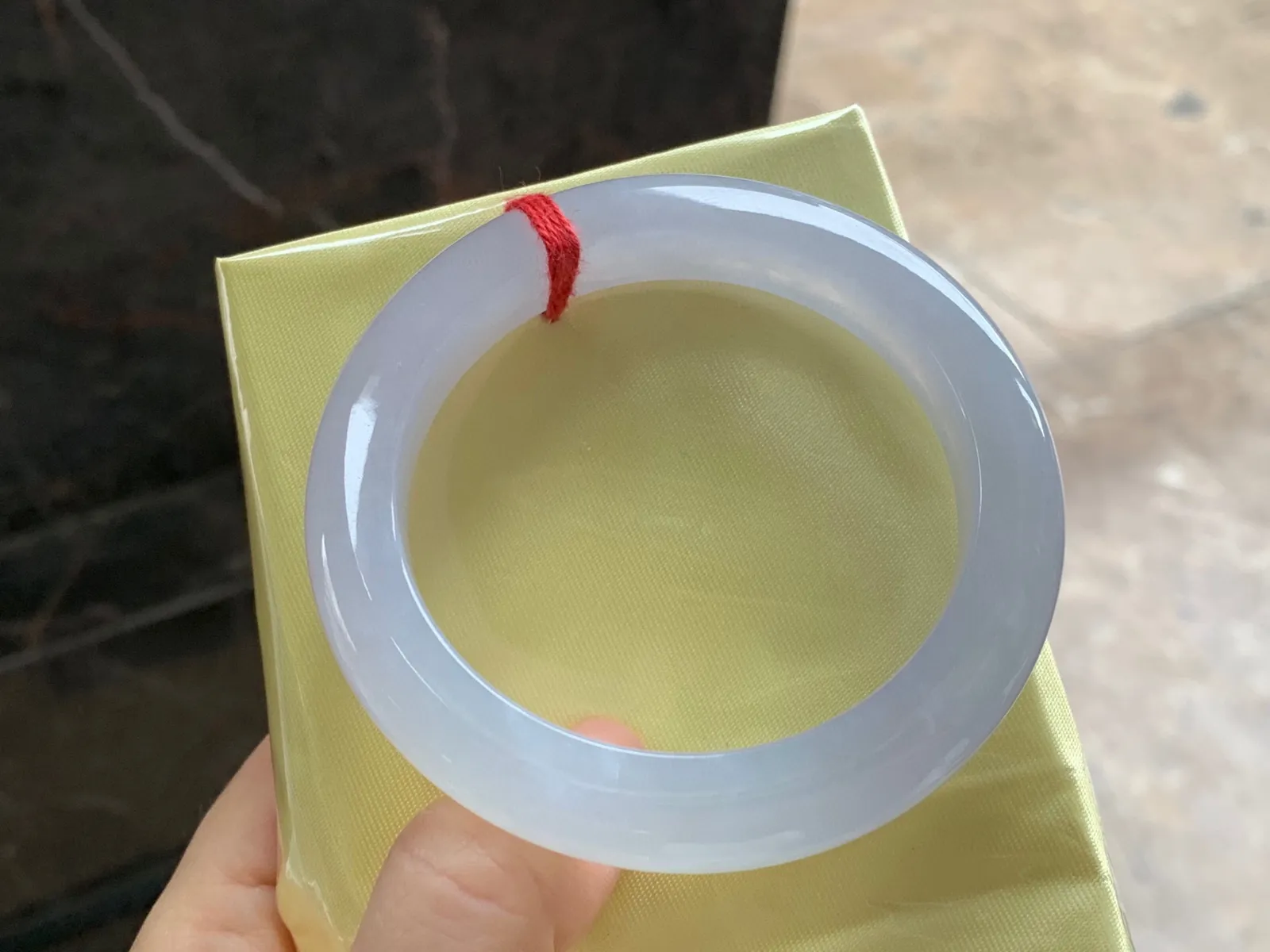冰种手镯
尺寸：56.5-10.5-9.8mm
种好 小清新上手好看 推荐