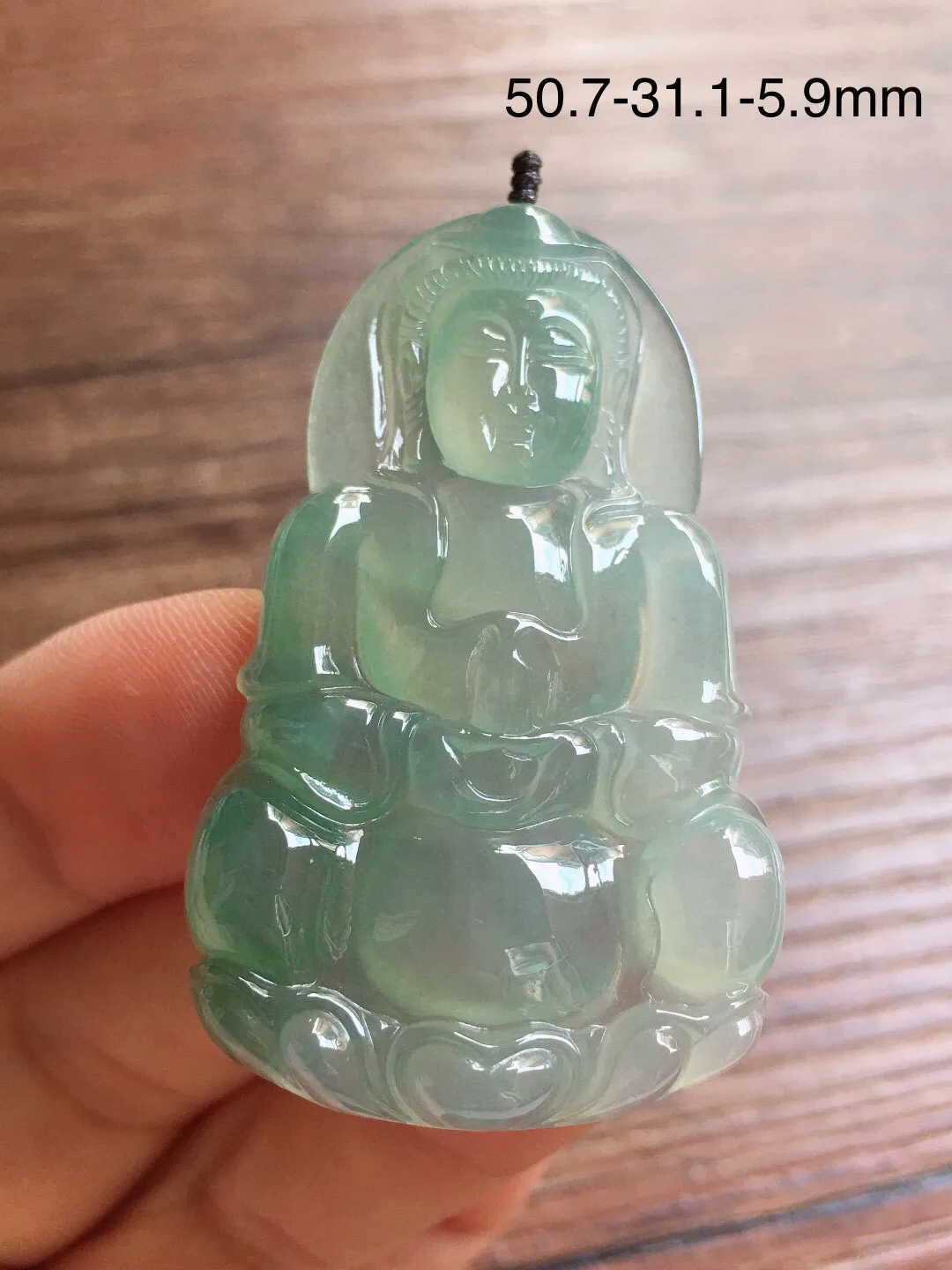 冰晴底观音，冰冰润润，玉质细腻，品相好，种水足 整体尺寸50.7*31.1*5.9