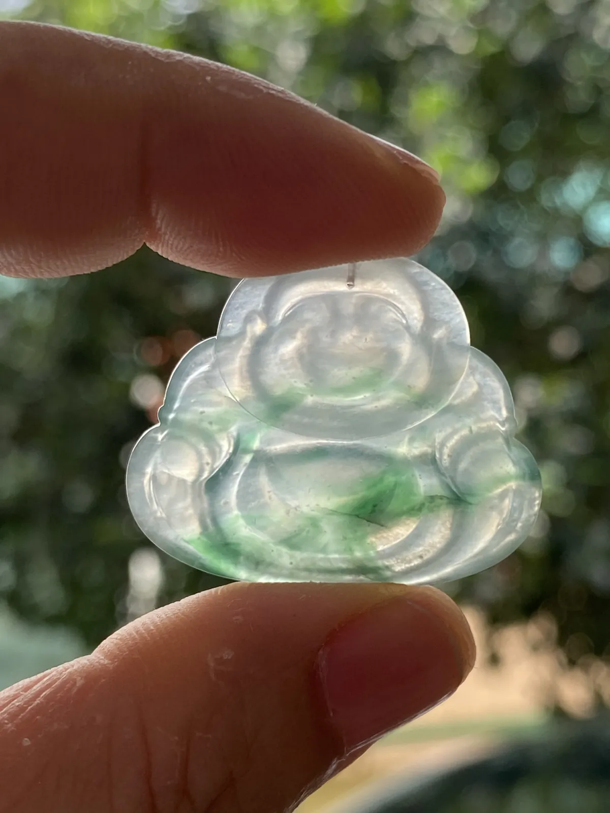 推荐【冰绿佛公】翠绿，起光，无纹裂，水润，细腻，冰透起胶，品相佳～～