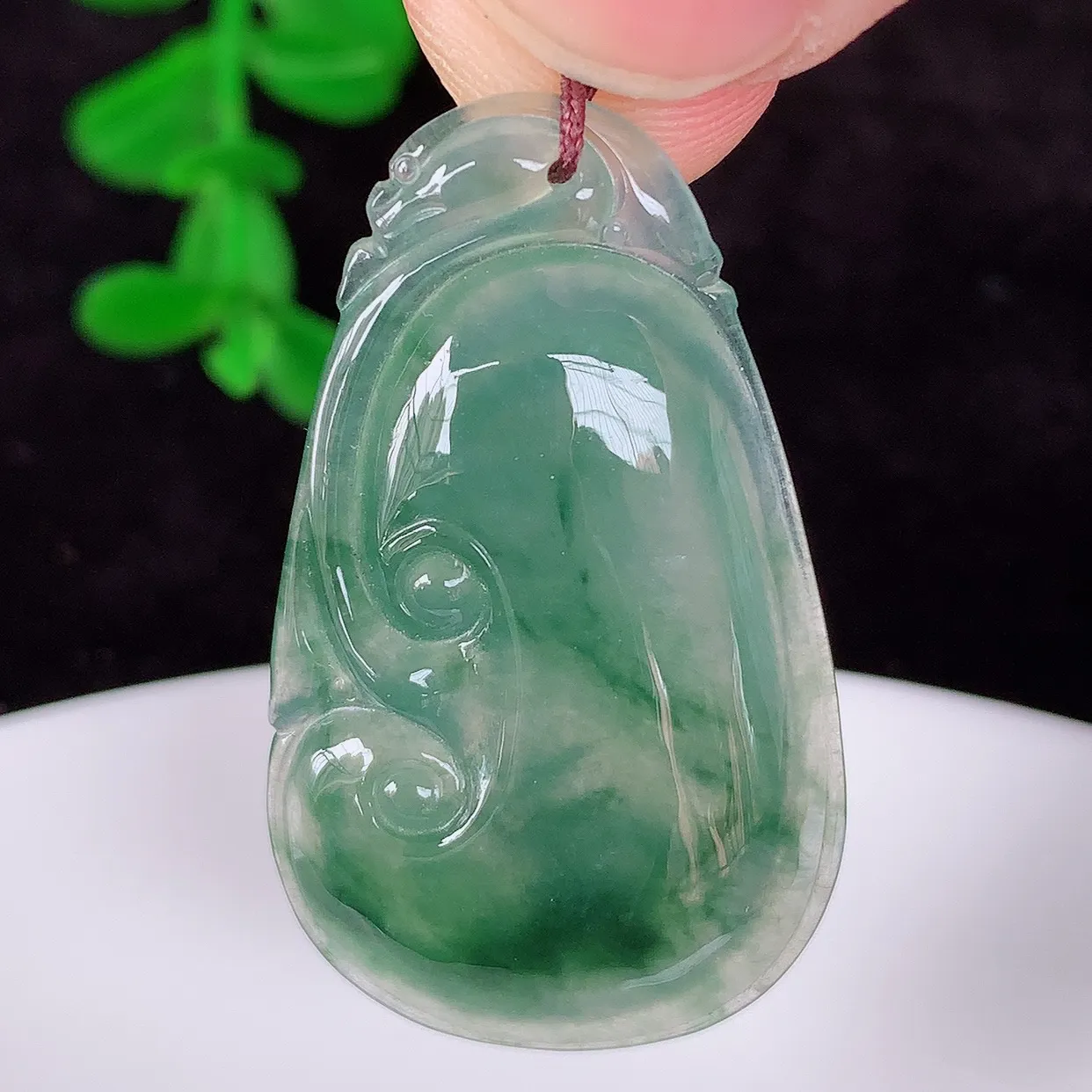 自然光实拍，冰种飘花翡翠如意吊坠，翡翠如意，上身效果非常美，饱满大气，工艺美，万事如意，如意一生 #01.8