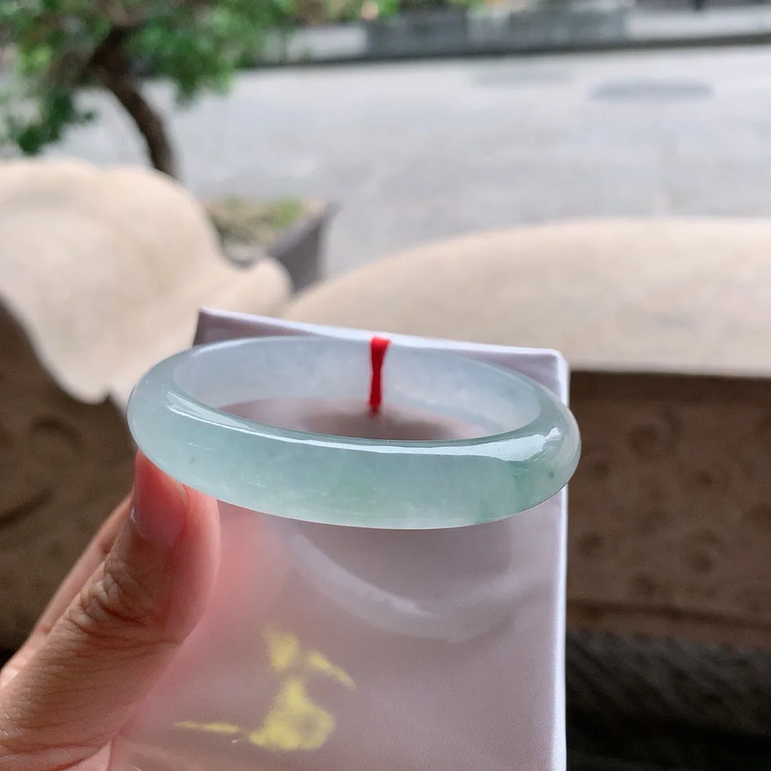 贵妃高冰飘花 无瑕 尺寸:53.3/45.3/11.1/6.9 花美 种水好