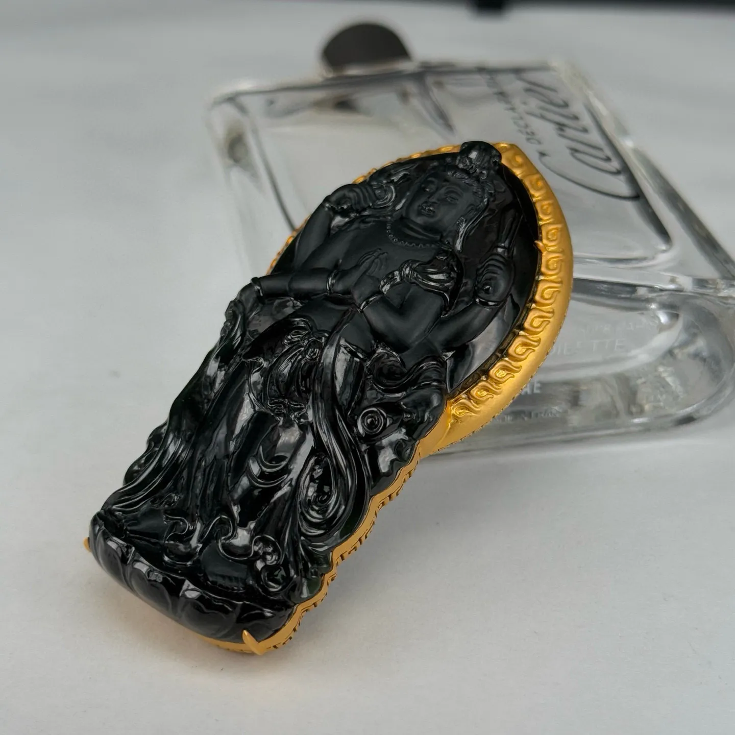 精品18k墨翠千手观音 种好色正 黑度极好 打灯通透 油性十足