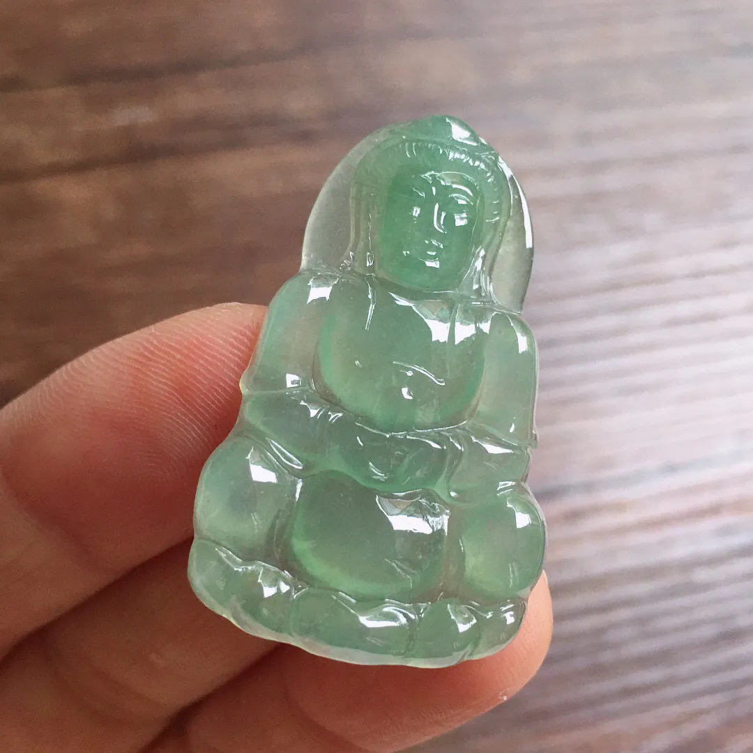 冰晴底观音，冰冰润润，玉质细腻，品相好，种水足，整体尺寸38.6*23.6*4.5