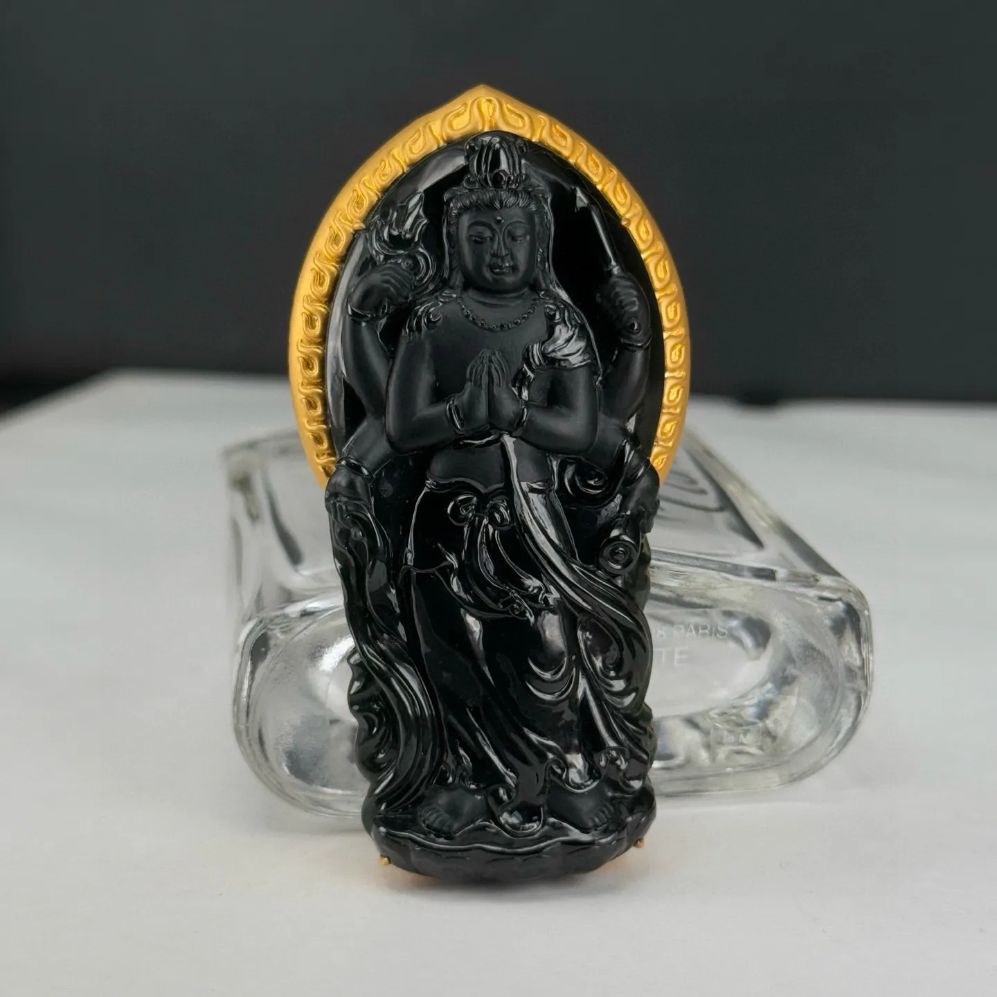 精品18k墨翠千手观音 种好色正 黑度极好 打灯通透 油性十足