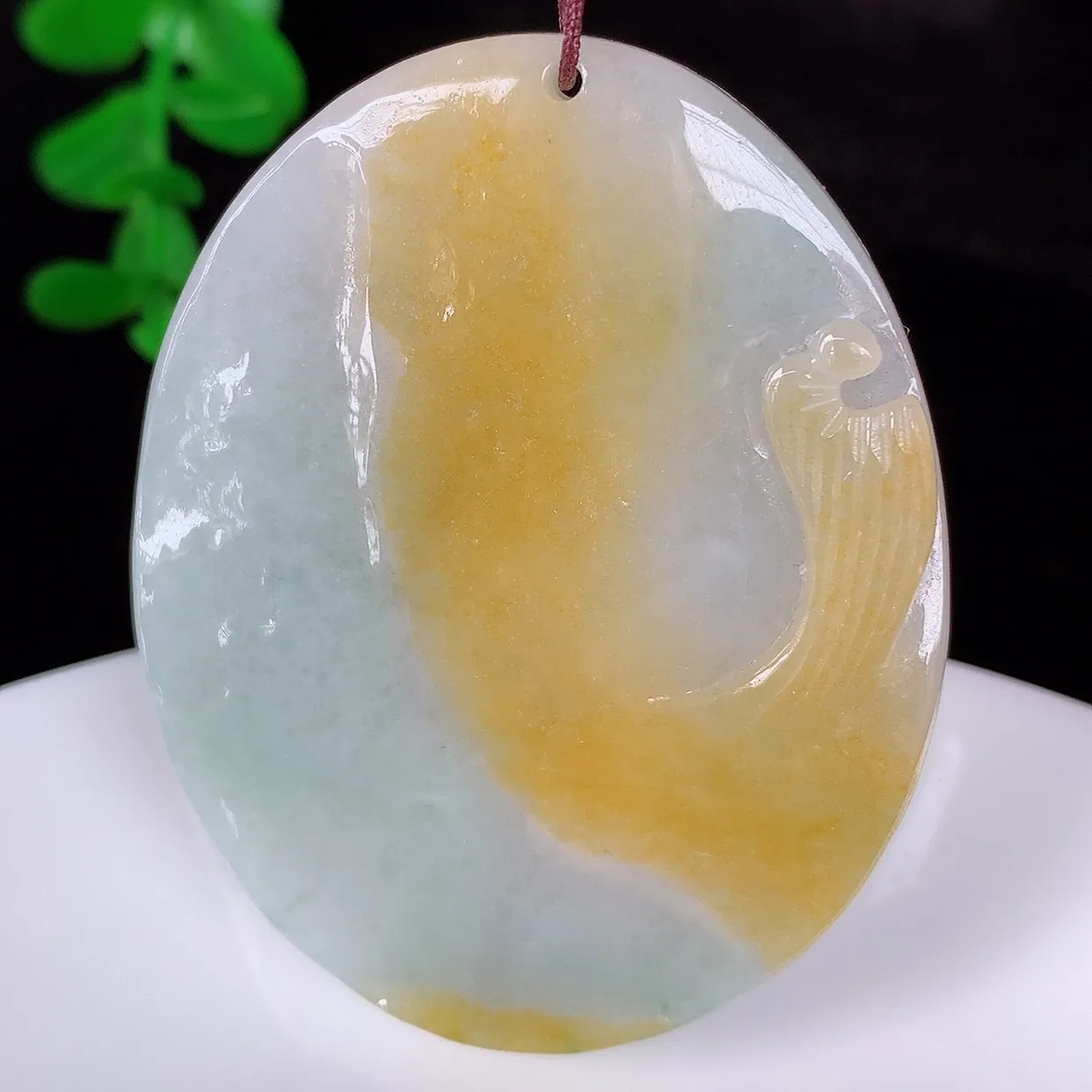 自然光实拍，冰润冰糯种黄翡翡翠悟道吊坠，翡翠悟道寓意“祥和，安宁，吉祥，幸福”，佩戴效果优雅迷人，性价比超高！#60.8