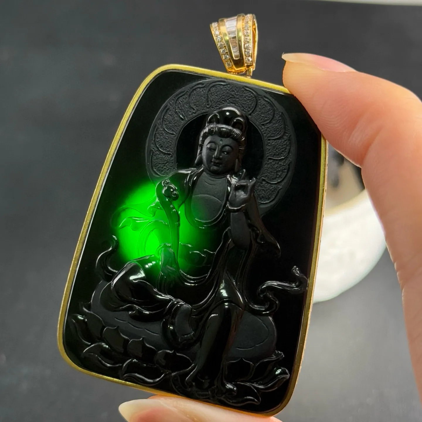 精品墨翠大观音 种好色正 黑度极好 打灯通透 油性十足 老种老色