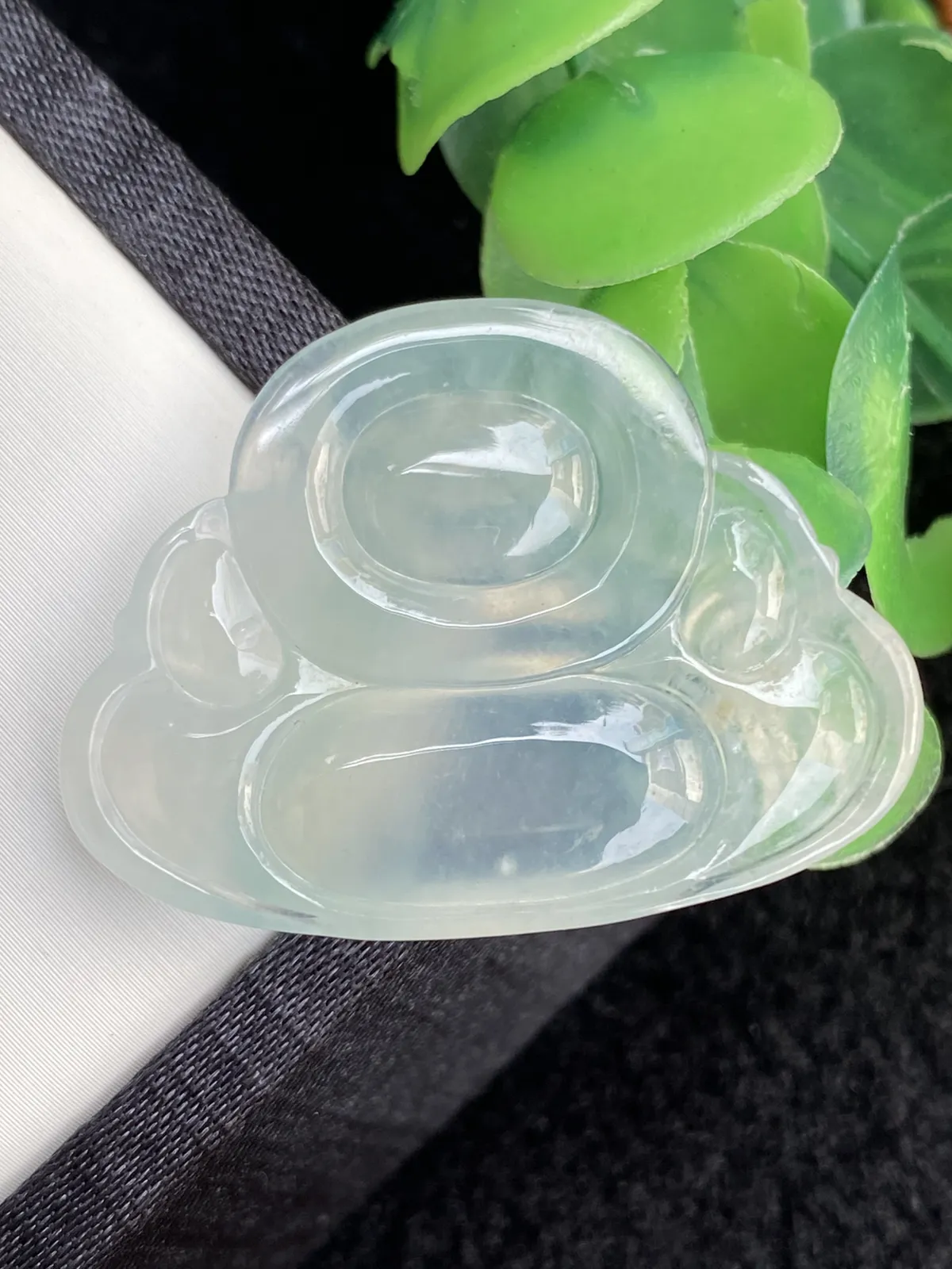 推荐【冰绿佛公】淡绿，无纹裂，水润，细腻，冰透起胶，品相佳～～大件～