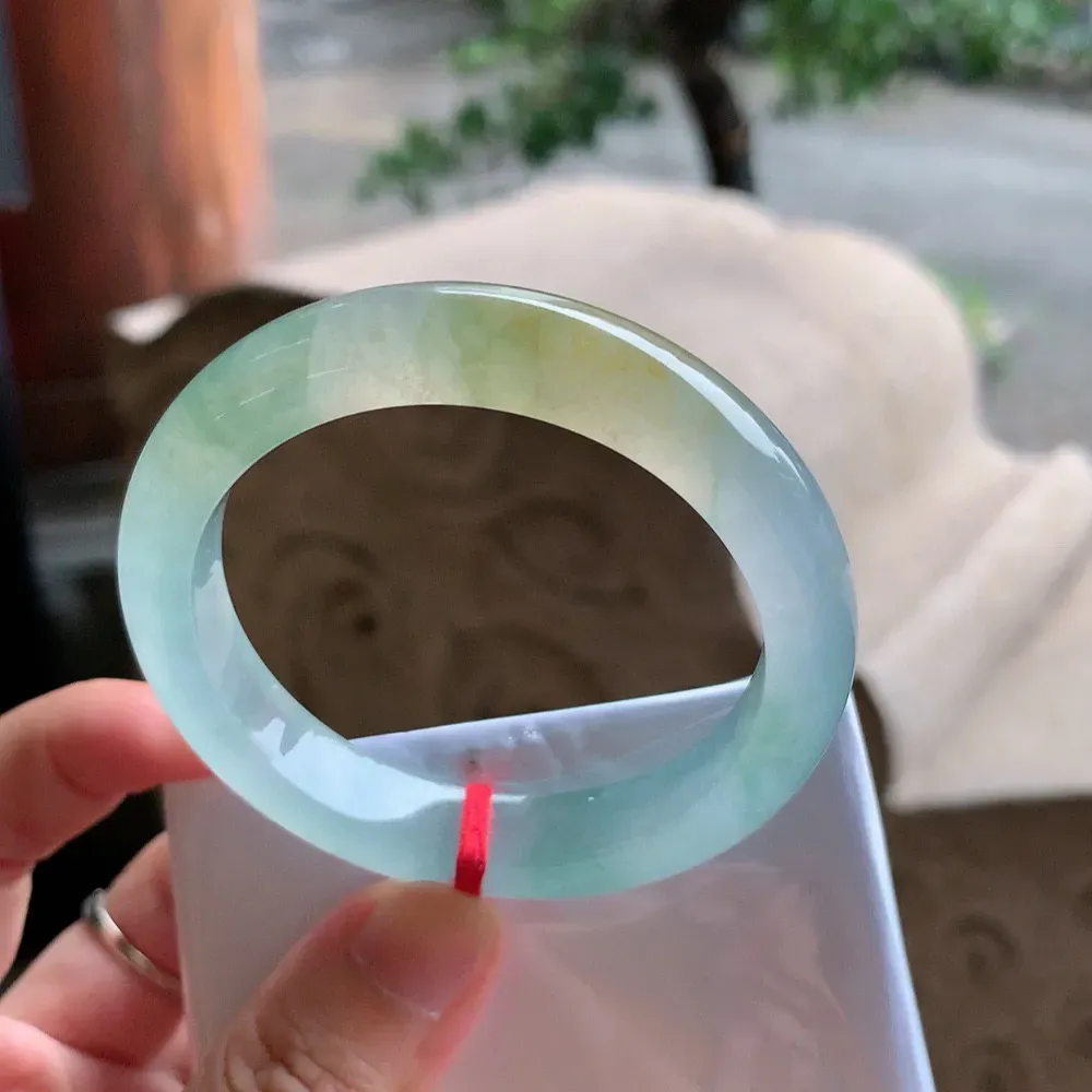 正圈冰玻黄绿 无瑕 尺寸:52.4/10.4/8 种色好