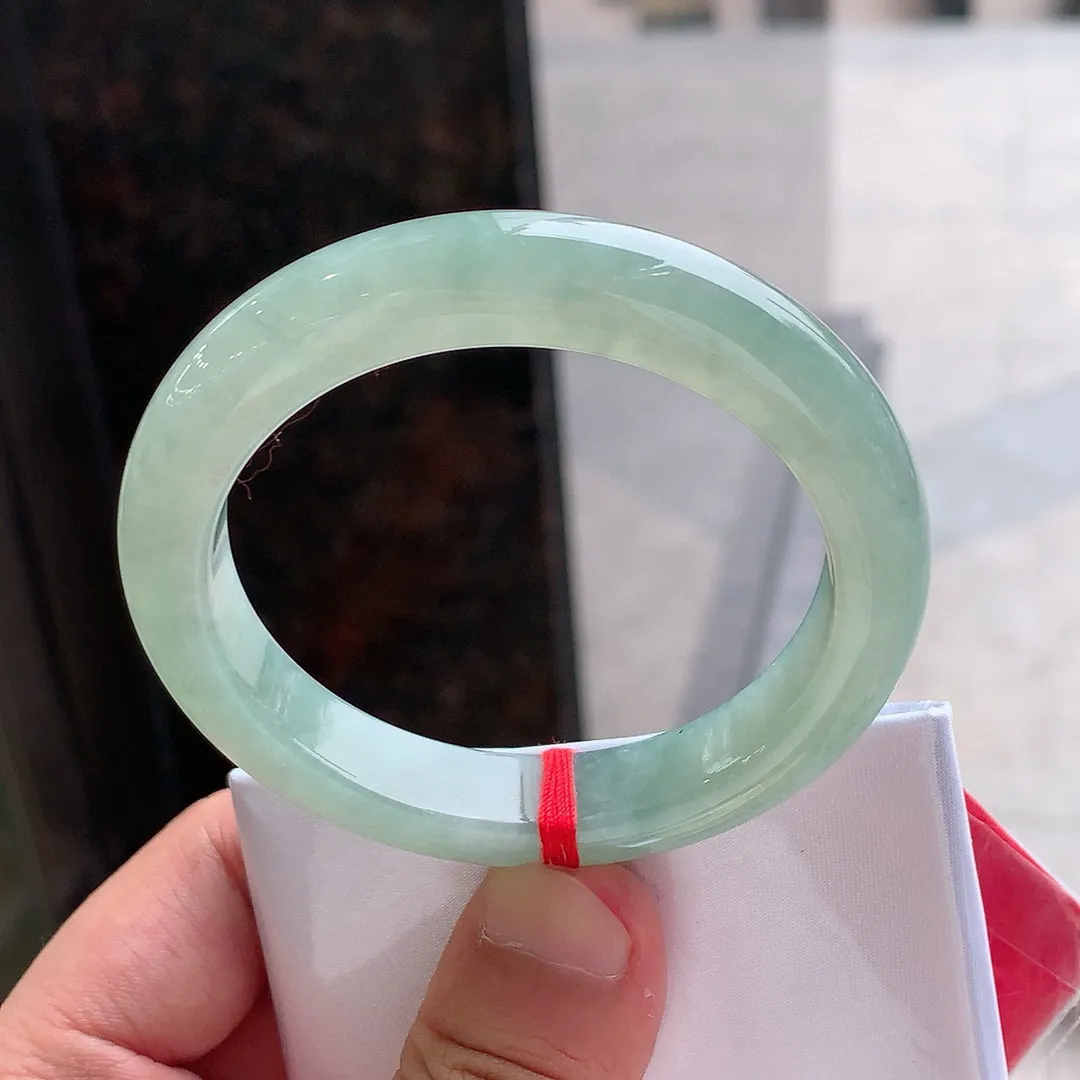 正圈冰绿 无瑕 尺寸:54.7/10.8/8.7 种水好️️