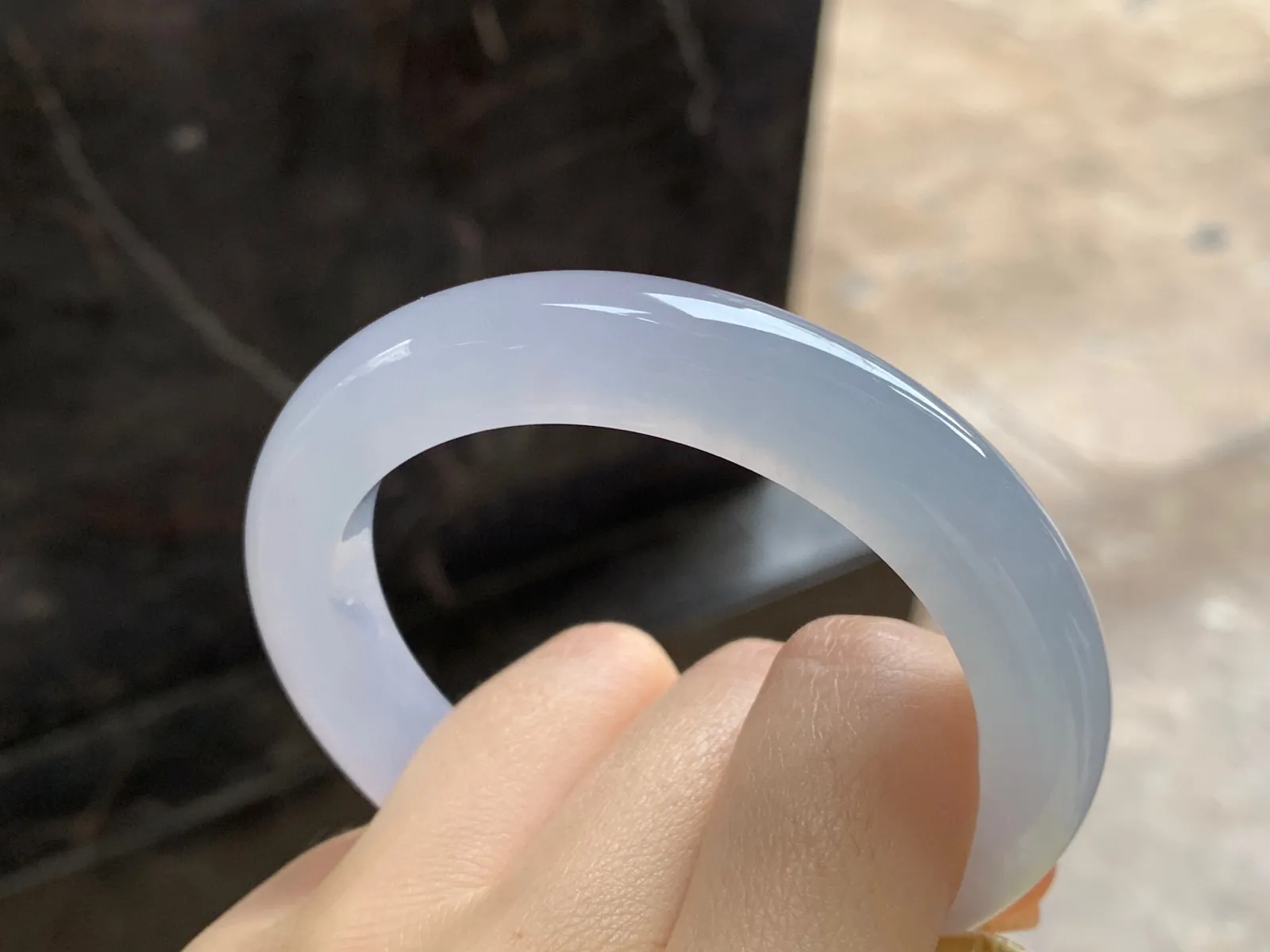 冰种手镯
尺寸：56.5-10.5-9.8mm
种好 小清新上手好看 推荐