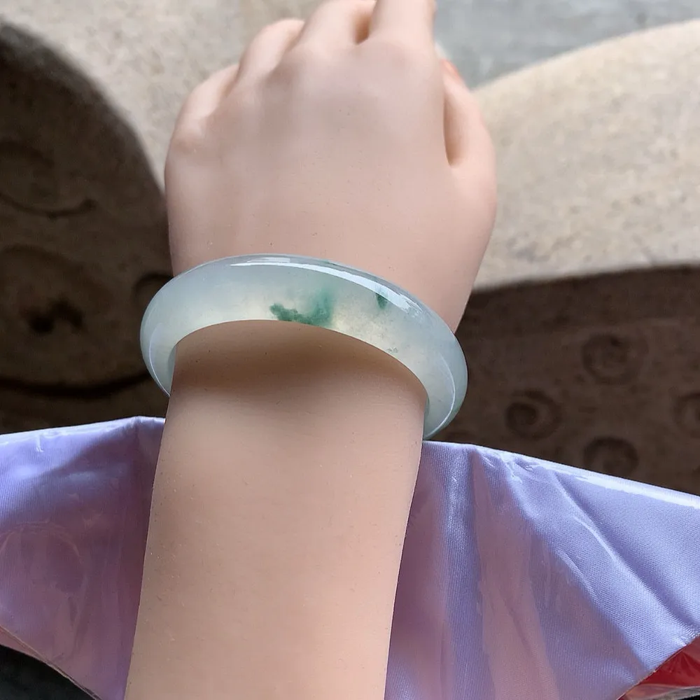 正圈冰玻飘花 无瑕 尺寸:53.4/12.7/6.9 花美 种水好