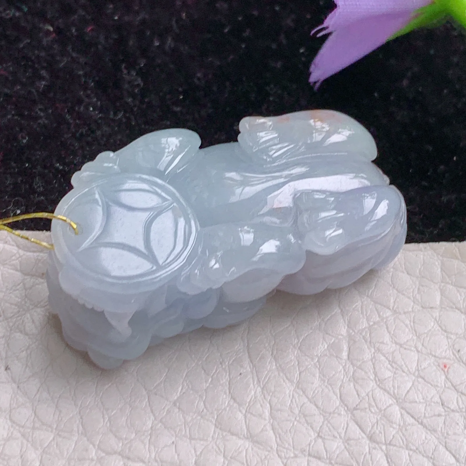 xj实拍41*22*13.5缅甸翡翠A货精雕双彩貔貅 玉皮休玉吊坠 玉挂件