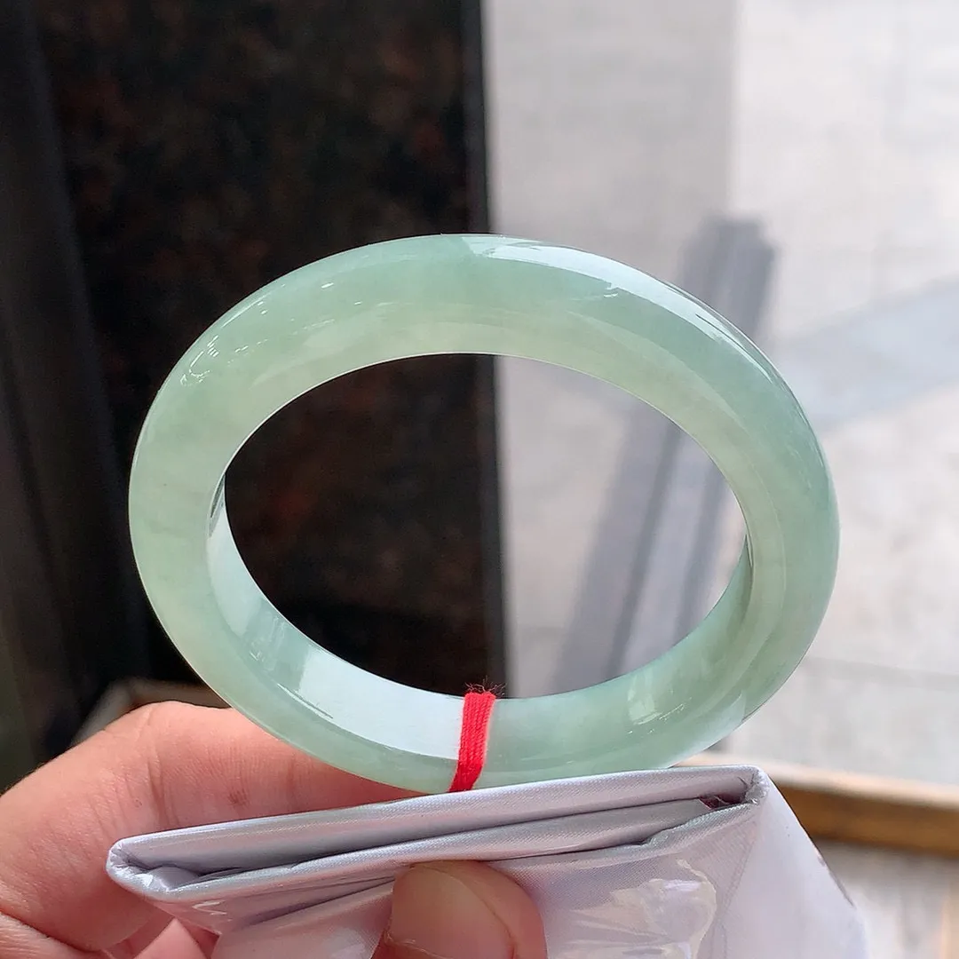 正圈冰绿 无瑕 尺寸:54.7/10.8/8.7 种水好️️